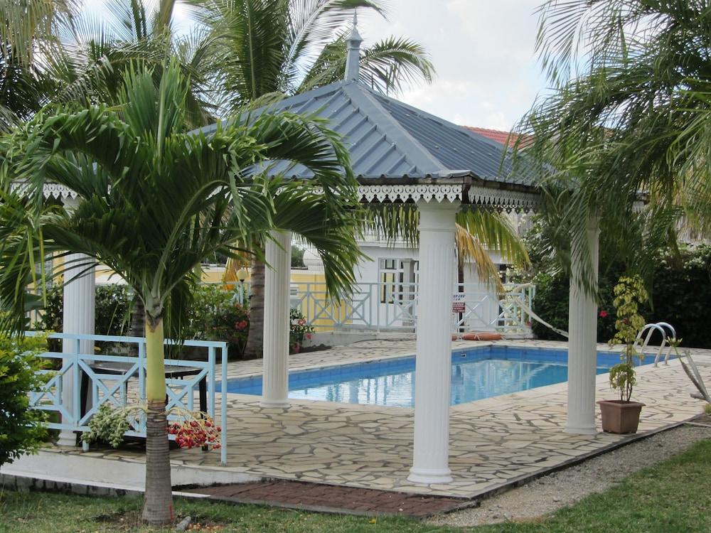 Marisa Residences