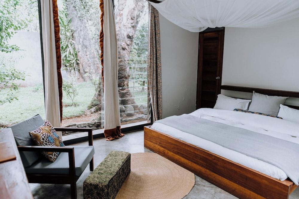 Kaliwa Lodge
