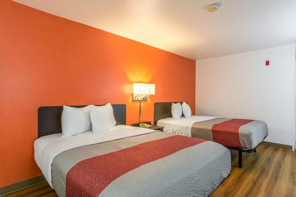 Motel 6 Barkeyville