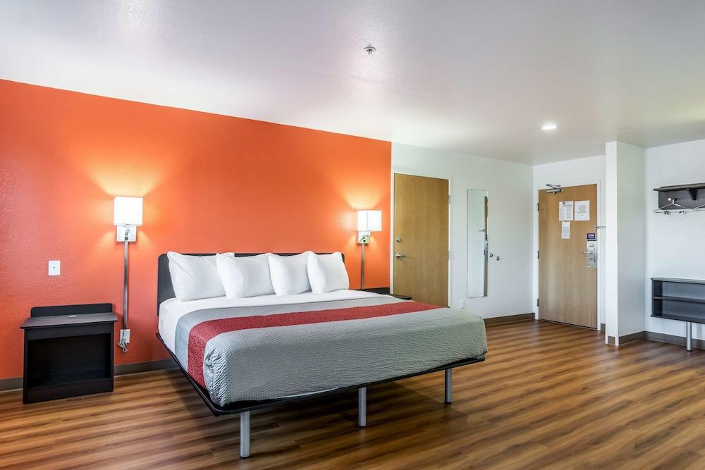 Motel 6 Barkeyville