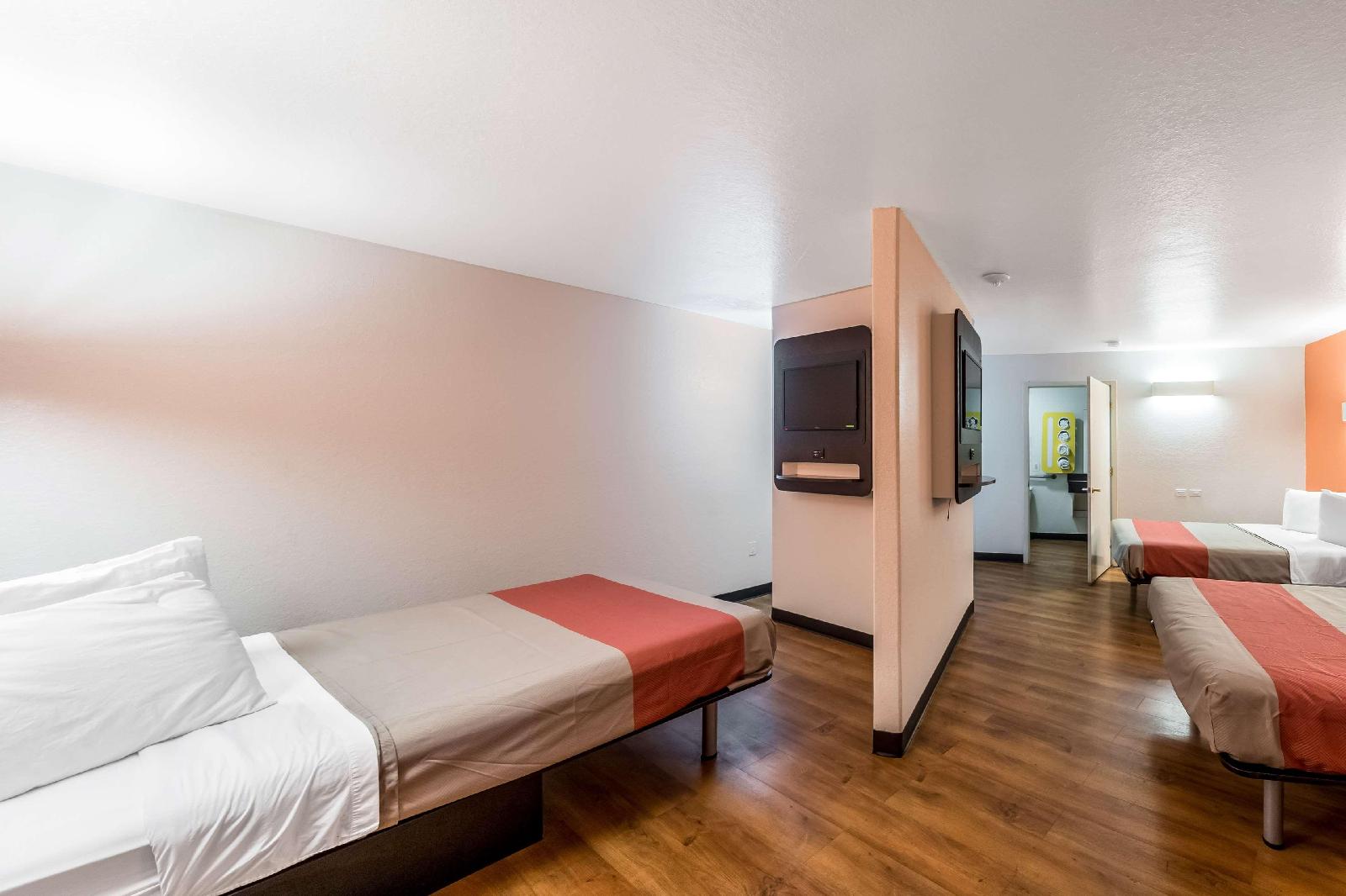 Motel 6 Seguin Tx