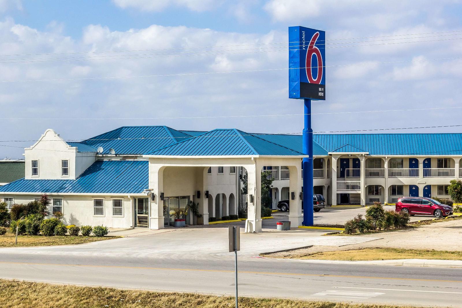 Motel 6 Seguin Tx