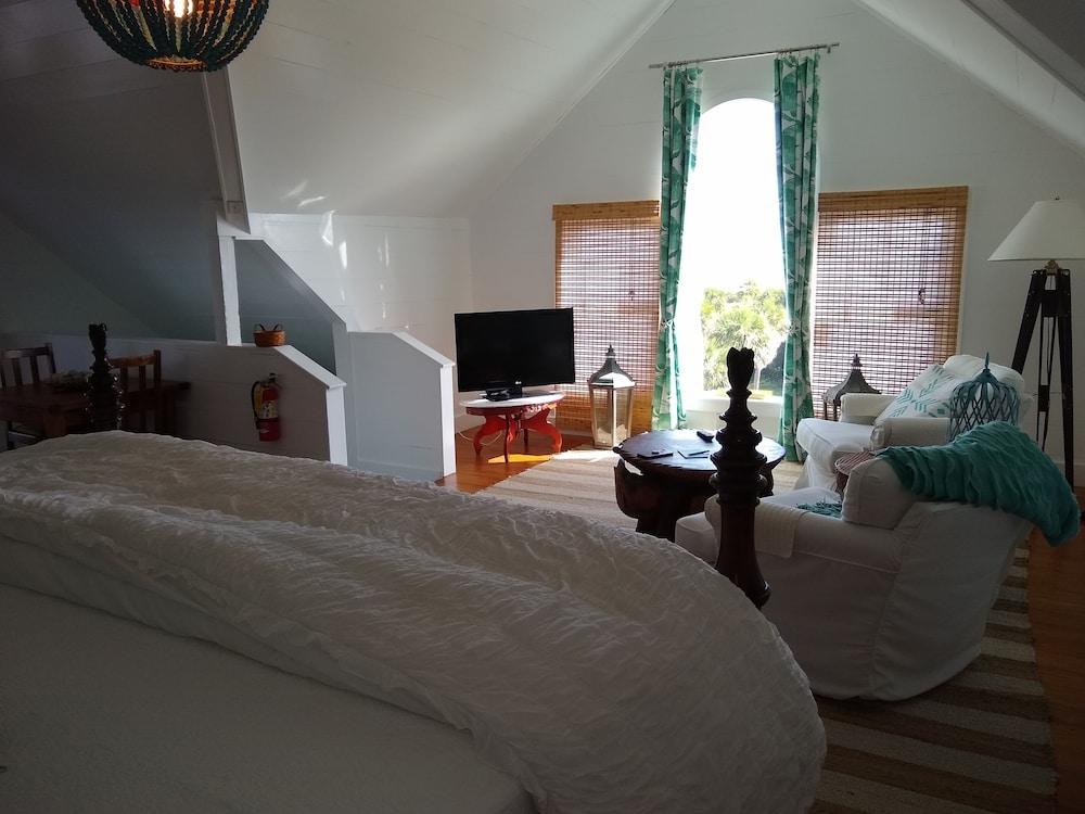 Surf Song Bed & Breakfast
