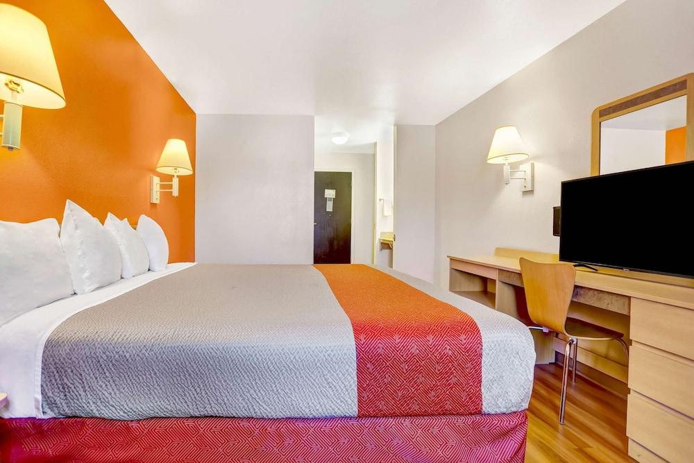 Motel 6 Espanola