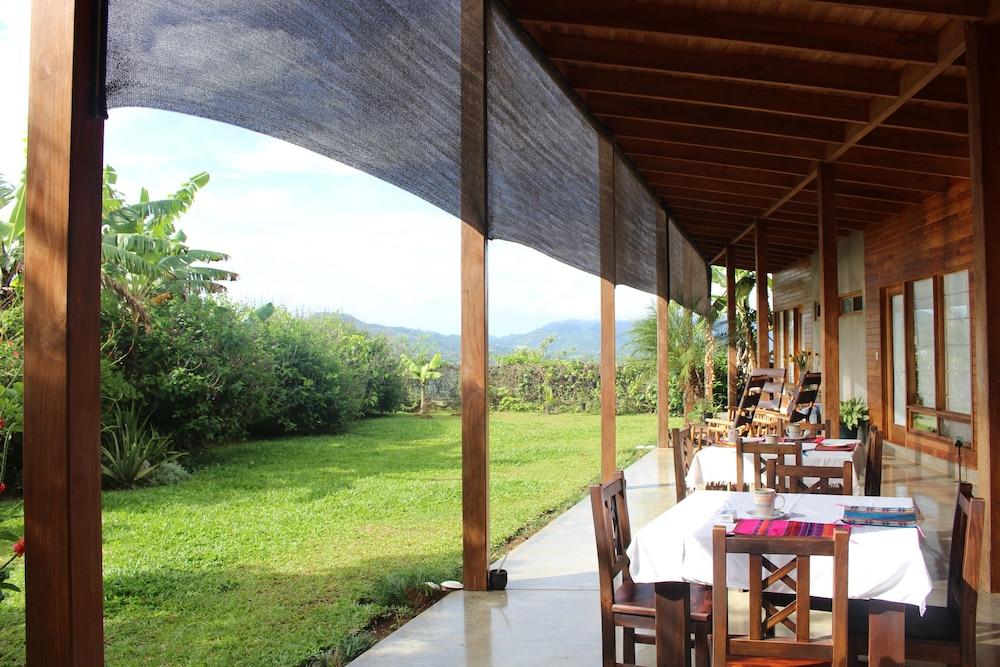 Casa Amanecer B & B
