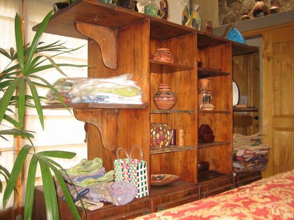 Casa Amanecer B & B