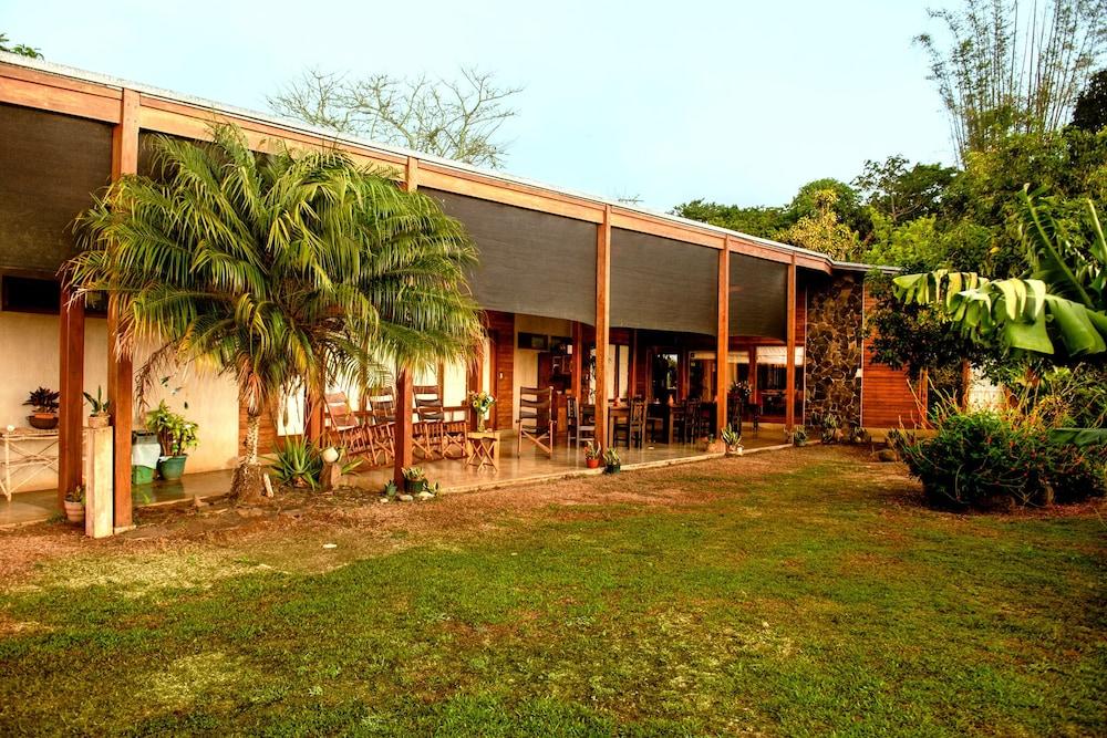 Casa Amanecer B & B