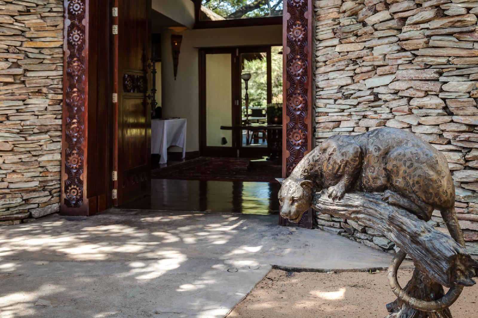Tintswalo Safari Lodge & Manor House