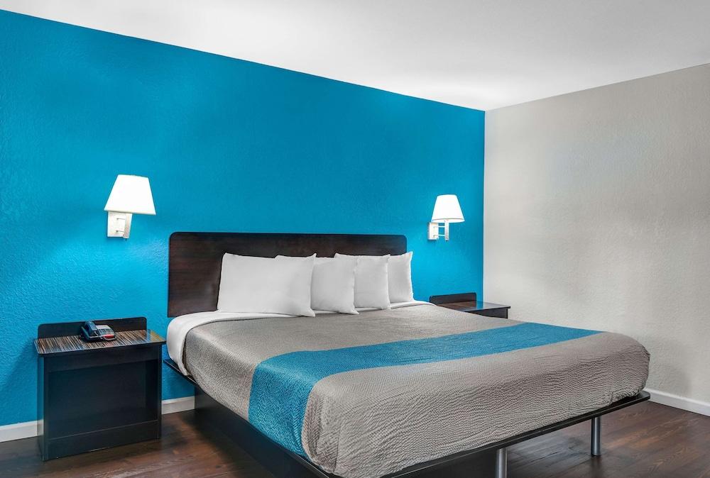 Motel 6 Norcross