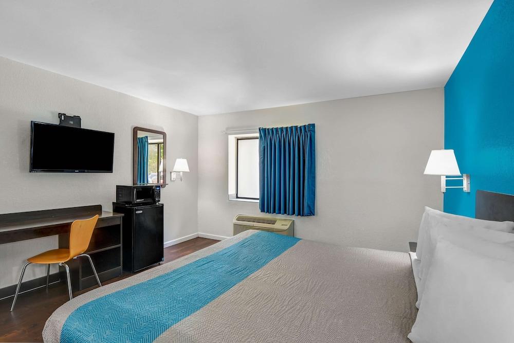 Motel 6 Norcross