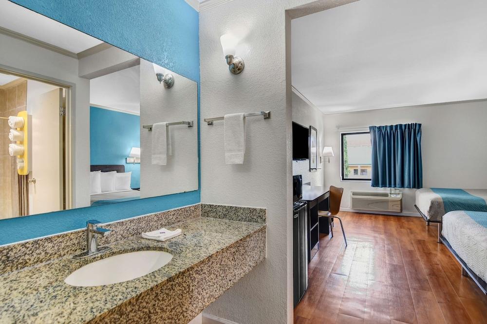 Motel 6 Norcross
