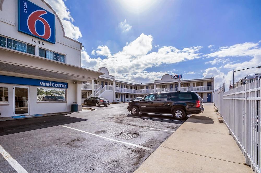 Motel 6 Washington DC Convention Center