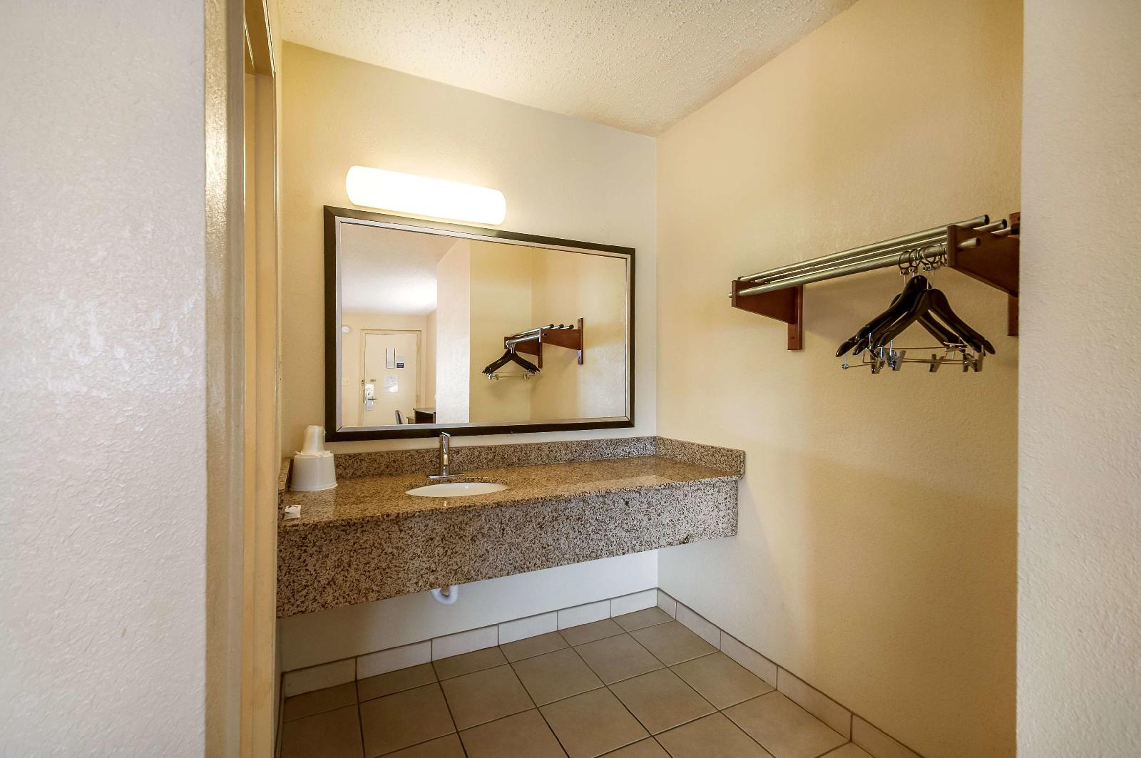 Motel 6 Washington DC Convention Center