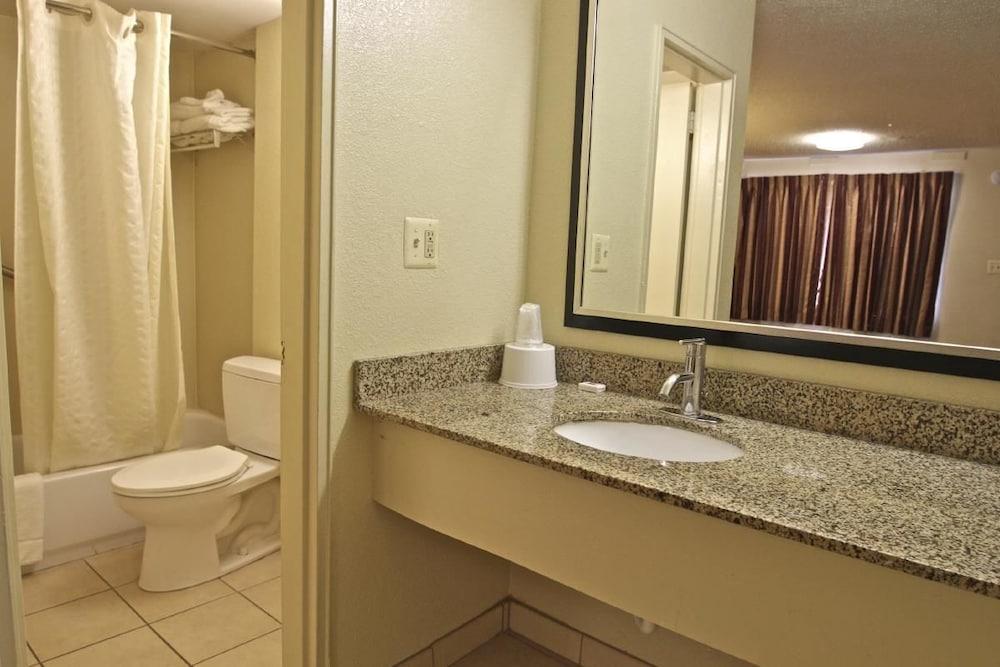 Motel 6 Washington DC Convention Center