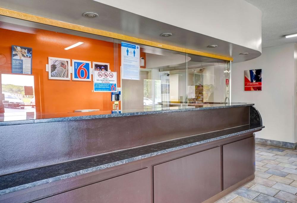 Motel 6 Gordonville
