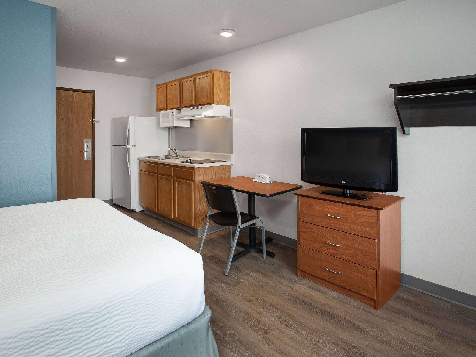 WoodSpring Suites Panama City