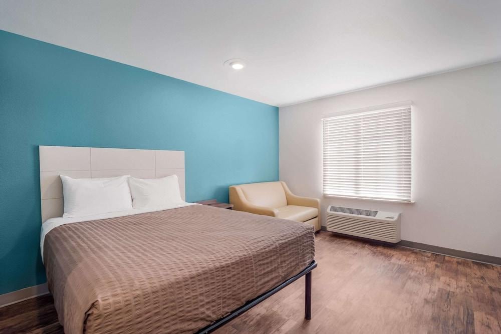 Woodspring Suites North Charleston