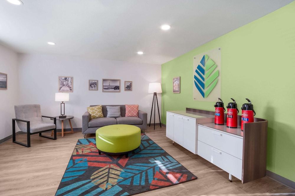 Woodspring Suites North Charleston