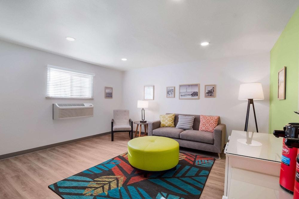 Woodspring Suites North Charleston