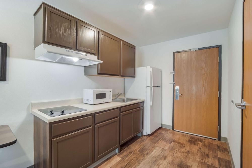 Woodspring Suites North Charleston