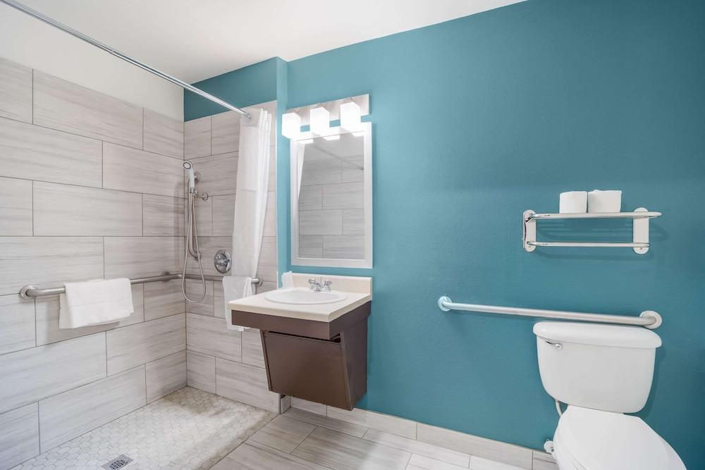Woodspring Suites North Charleston