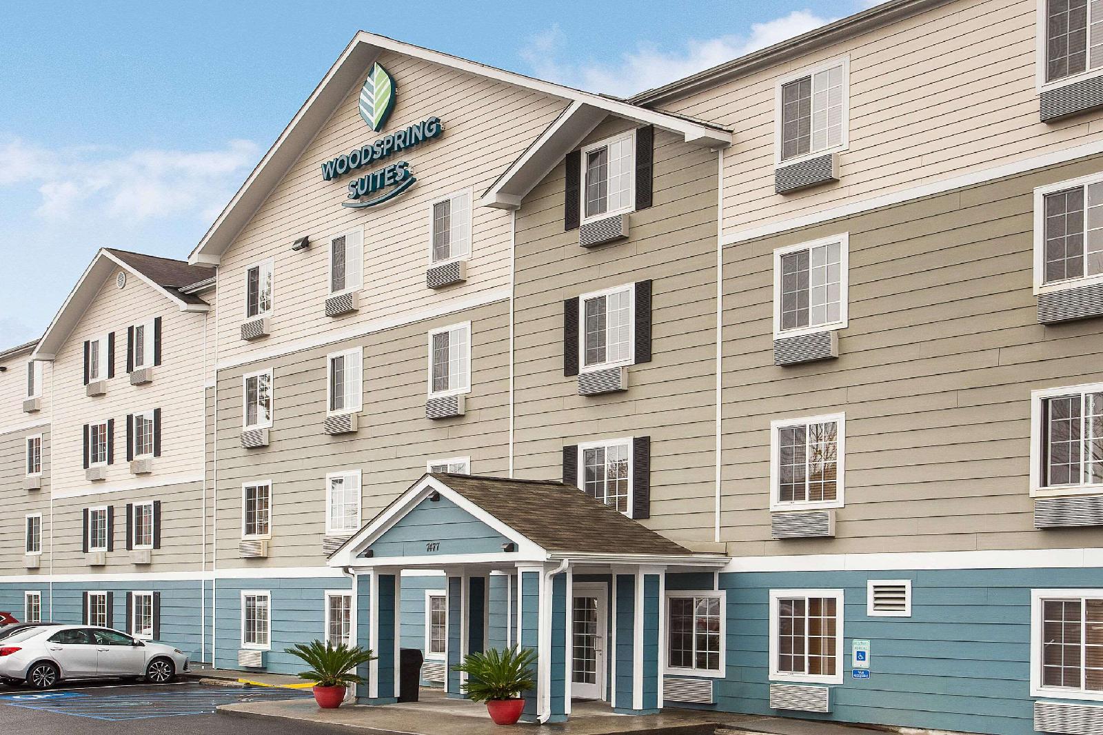WoodSpring Suites Charleston Ashley Phosphate