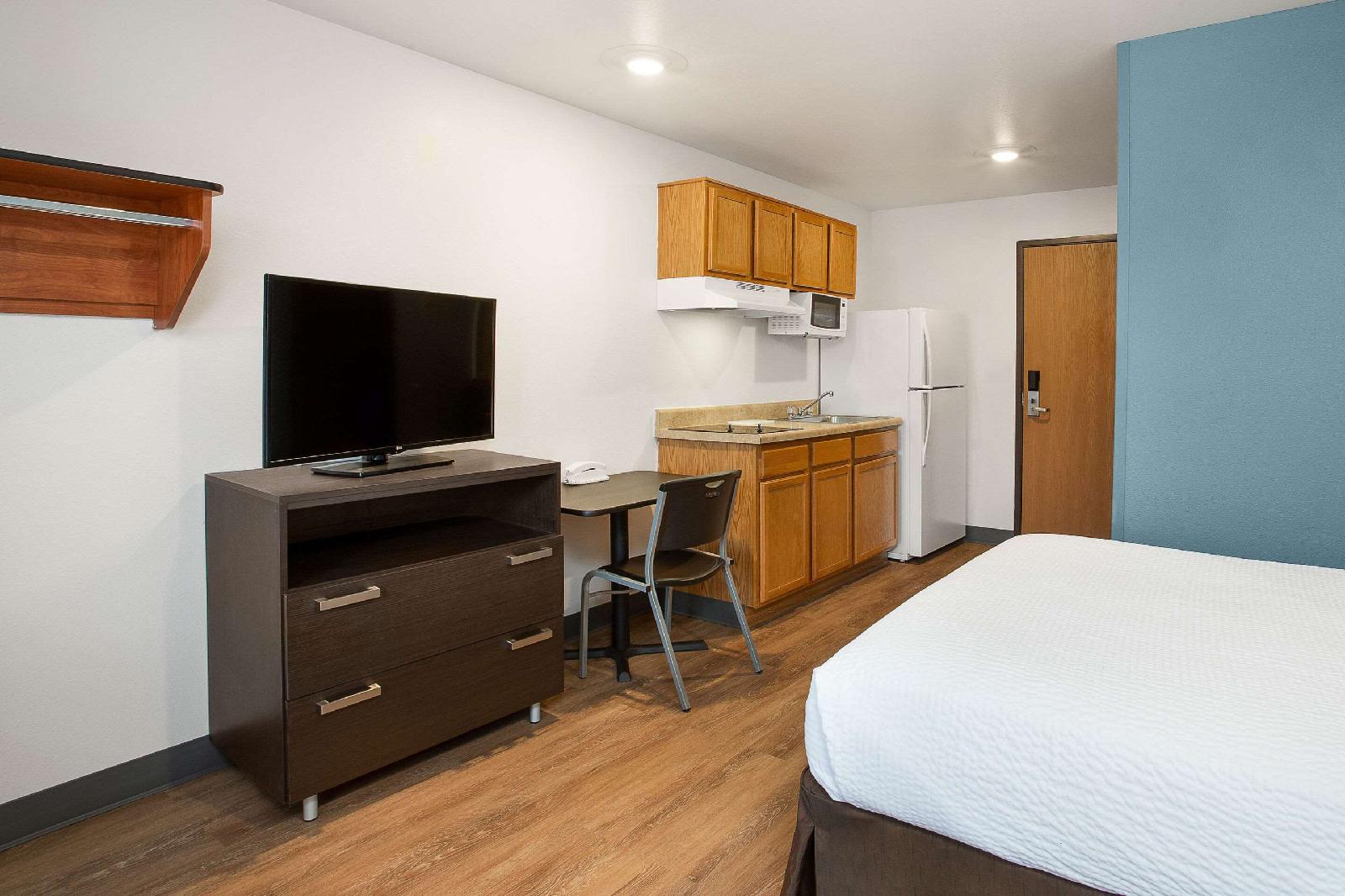 WoodSpring Suites Charleston Ashley Phosphate
