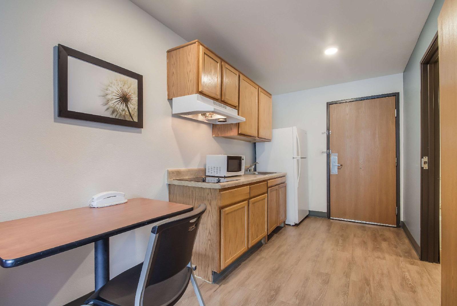 WoodSpring Suites Charleston Ashley Phosphate