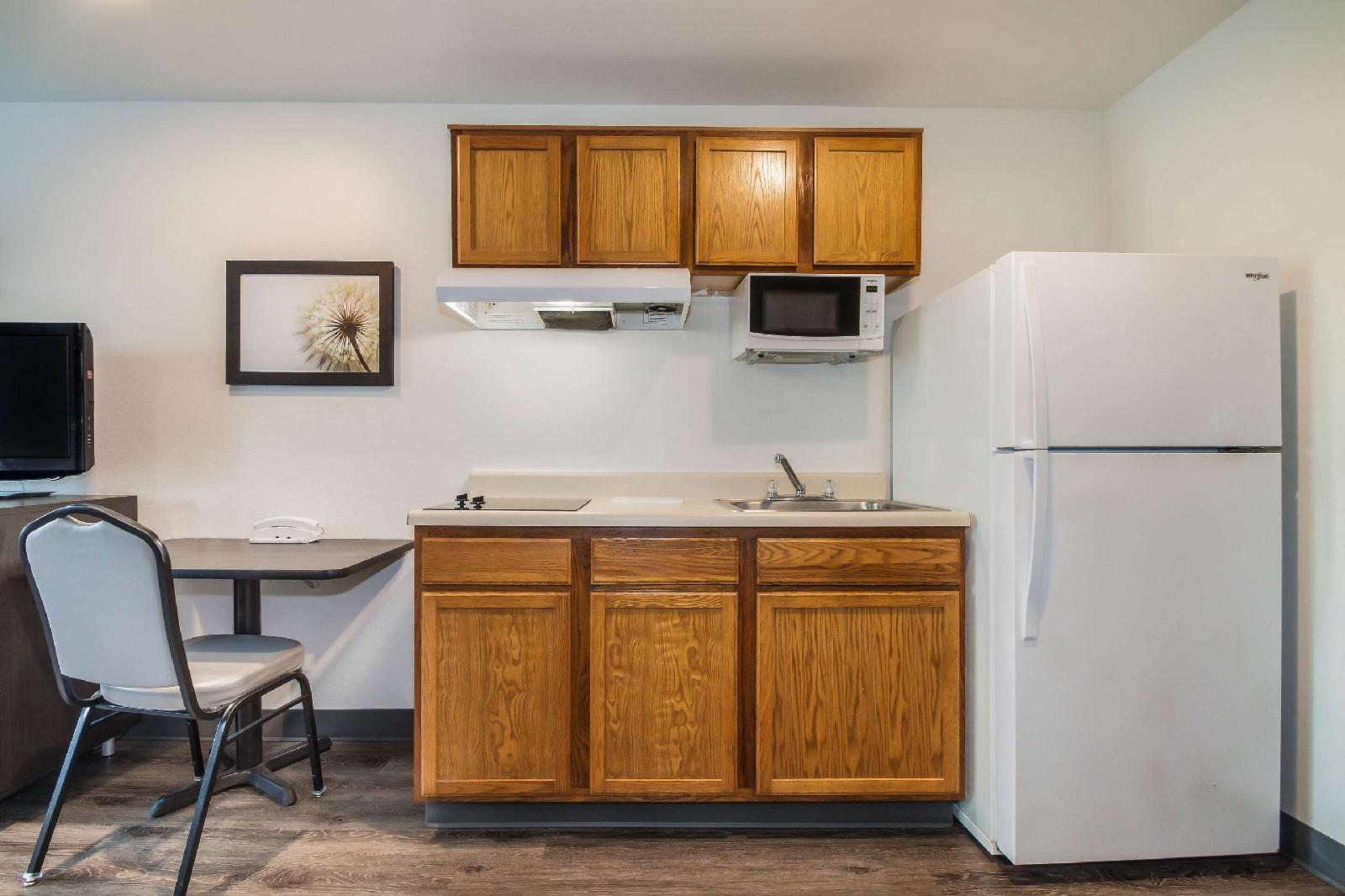 WoodSpring Suites Charleston Ashley Phosphate