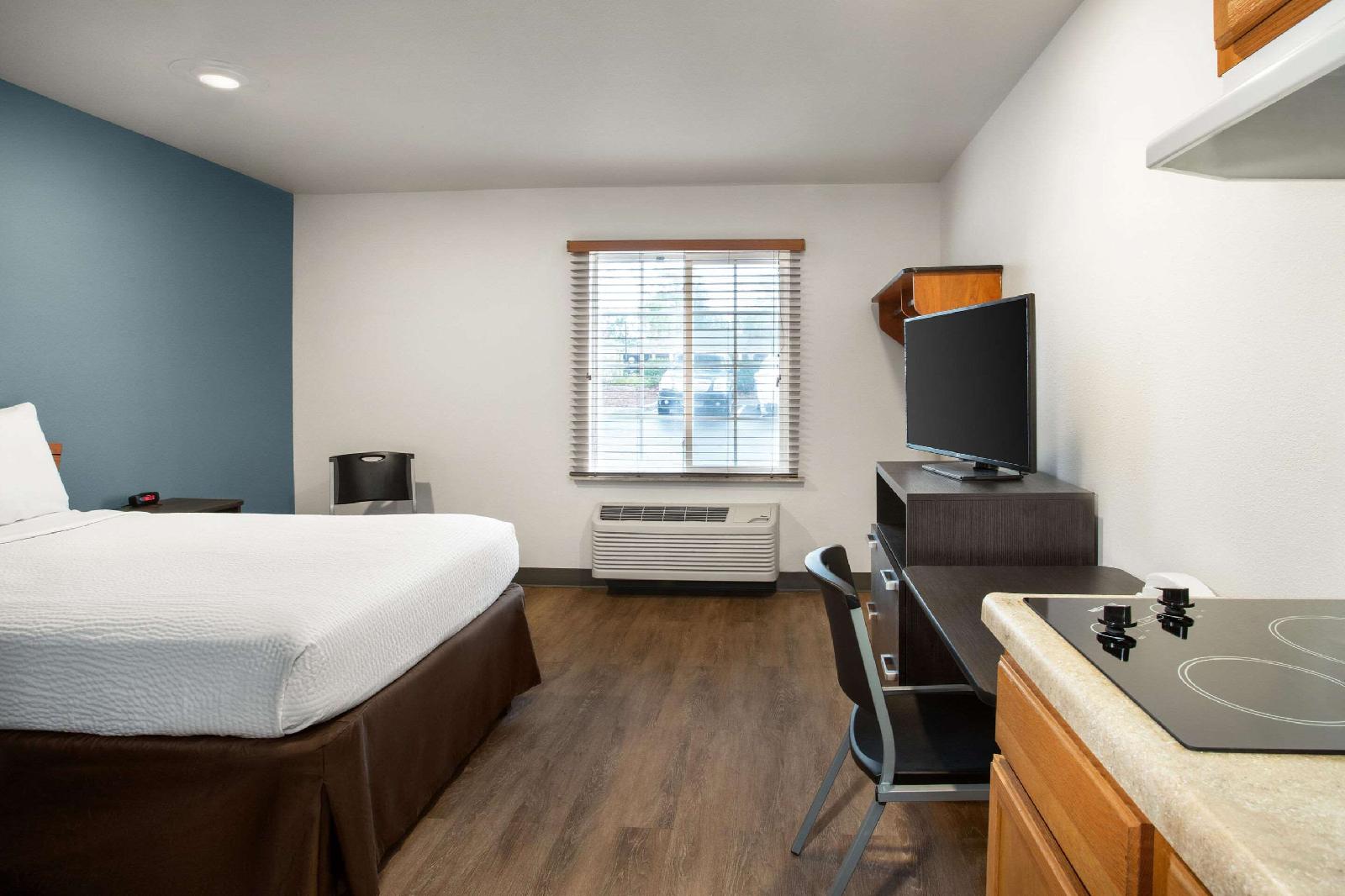 WoodSpring Suites Charleston Ashley Phosphate