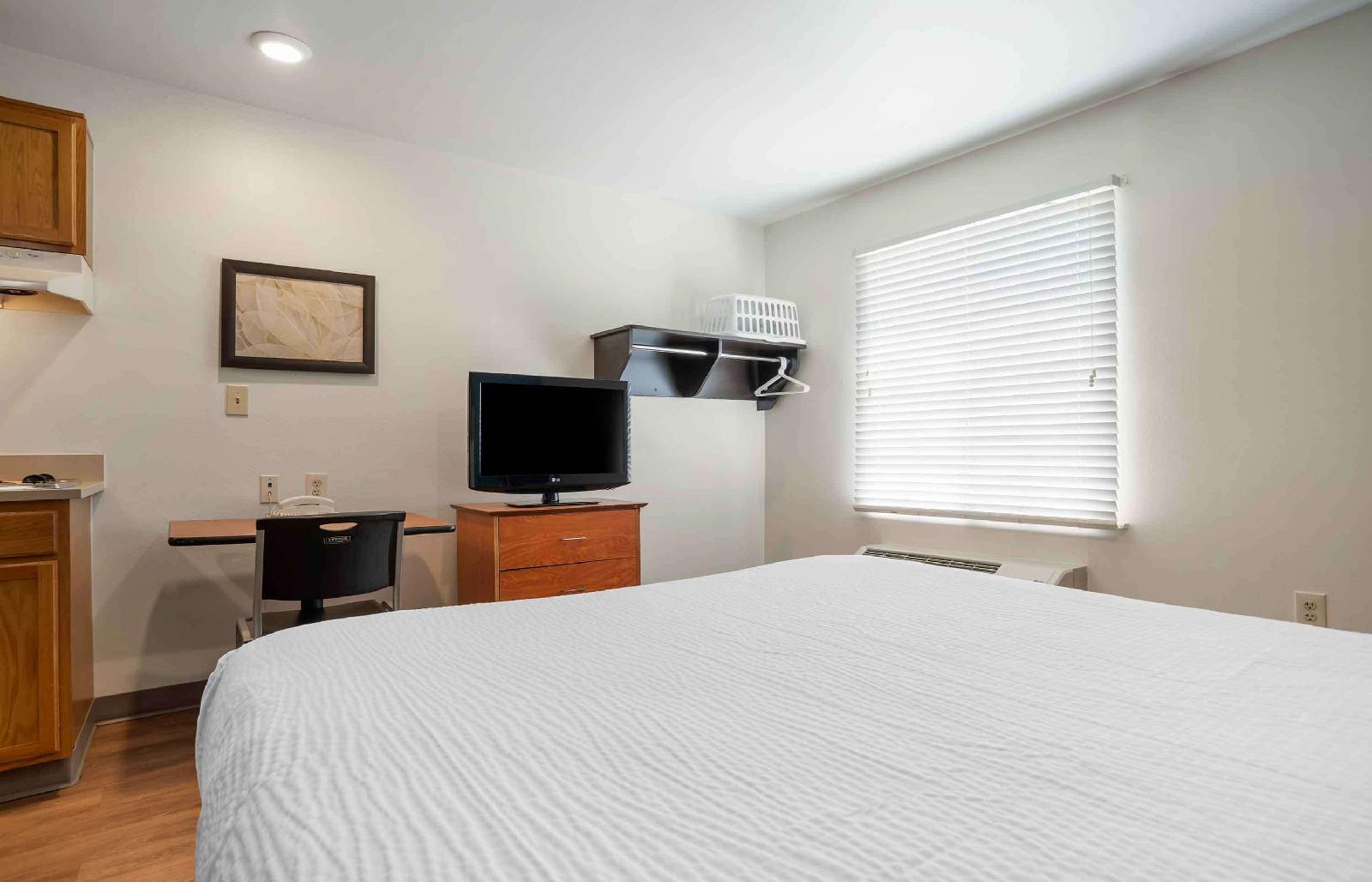 WoodSpring Suites Pensacola Northwest