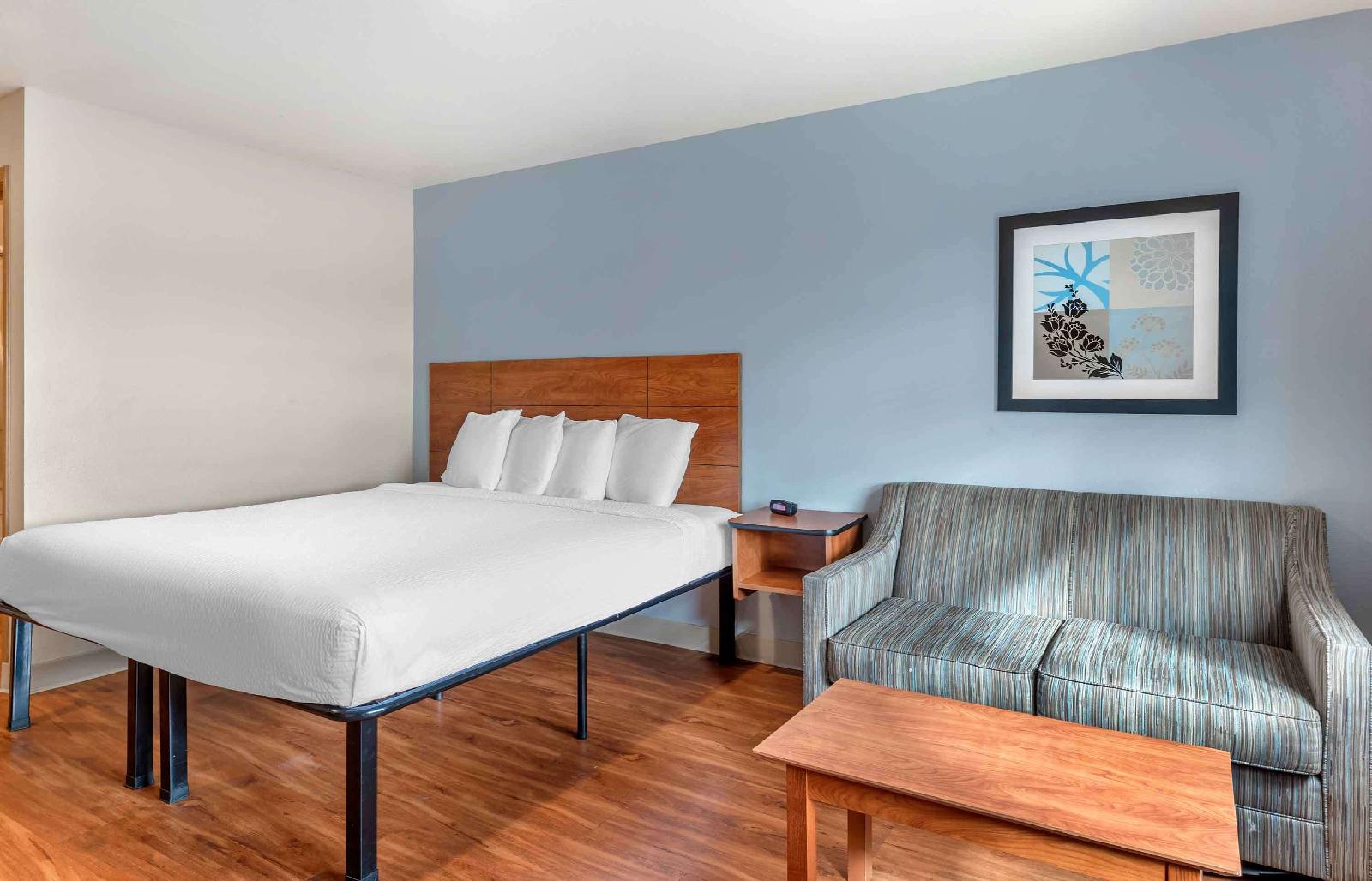 WoodSpring Suites Wichita Airport