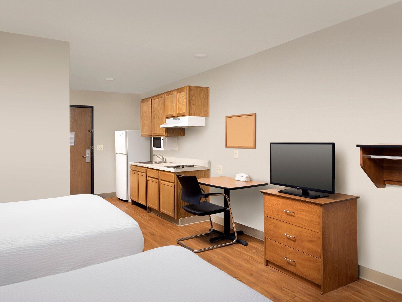 WoodSpring Suites Wichita Airport