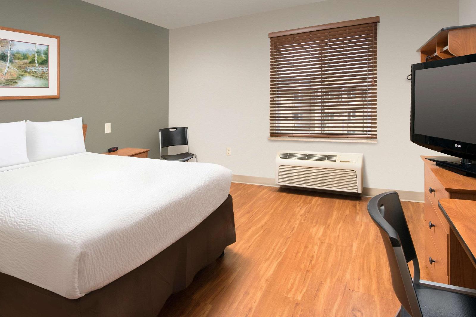 WoodSpring Suites Wichita Airport