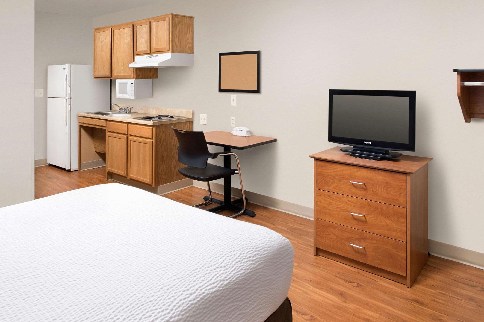 WoodSpring Suites Wichita Airport
