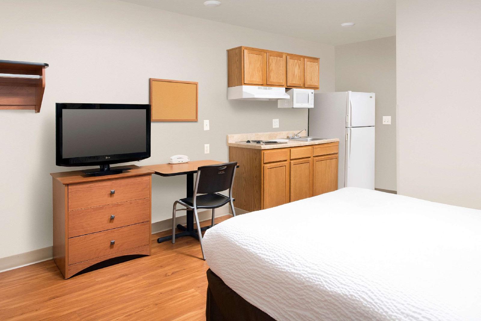 WoodSpring Suites Wichita Airport