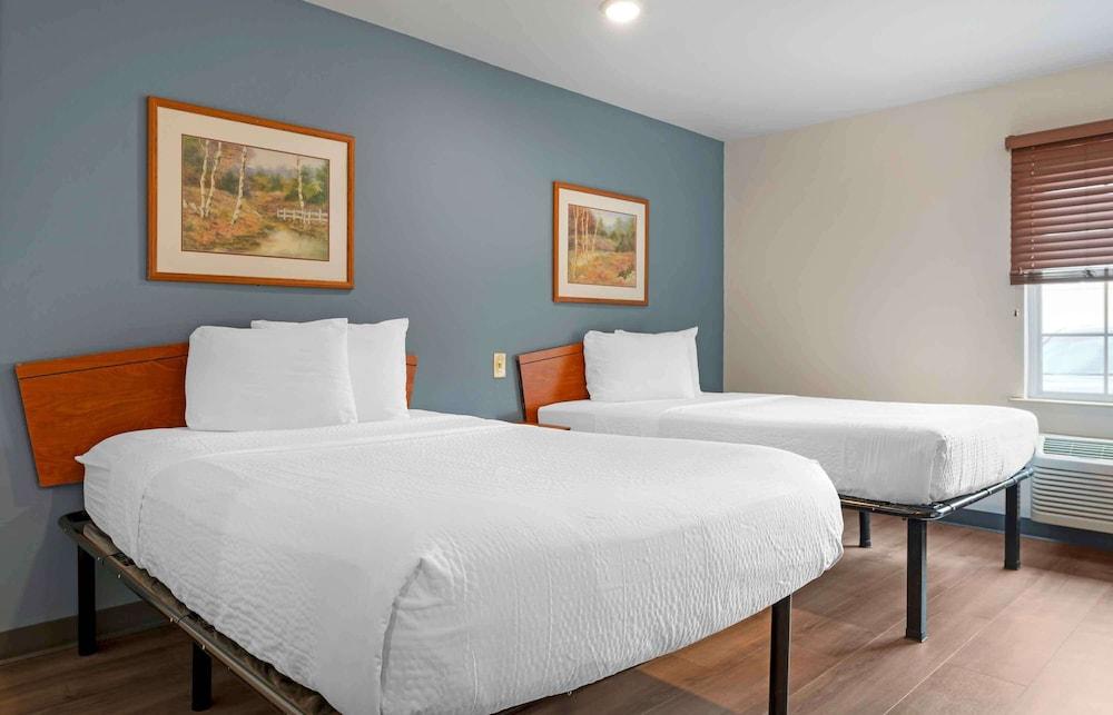 WoodSpring Suites Cincinnati Sharonville