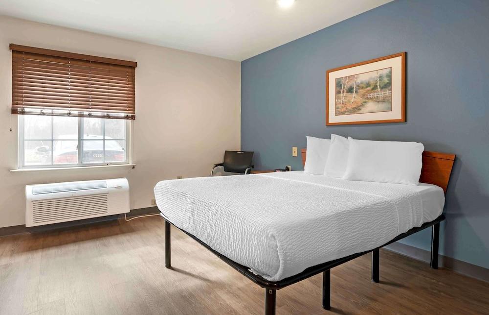 WoodSpring Suites Cincinnati Sharonville