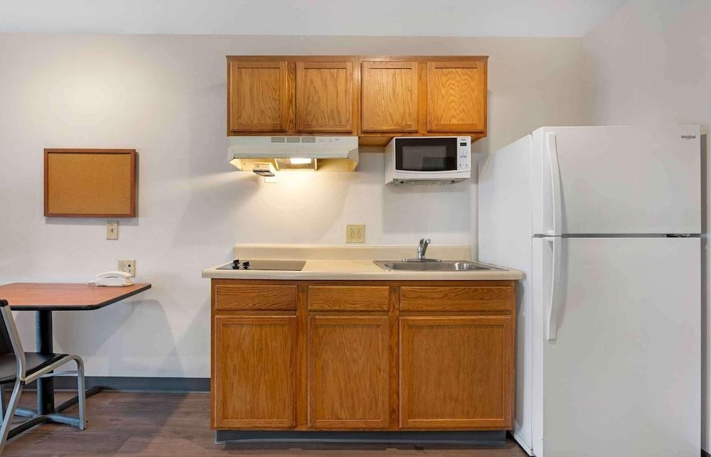 WoodSpring Suites Cincinnati Sharonville