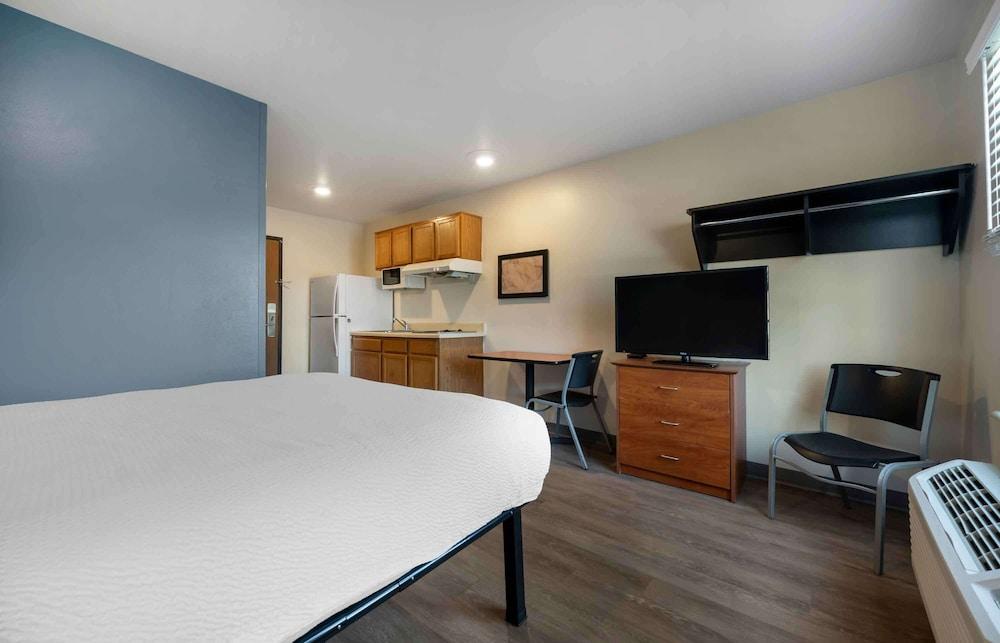 WoodSpring Suites Beaumont