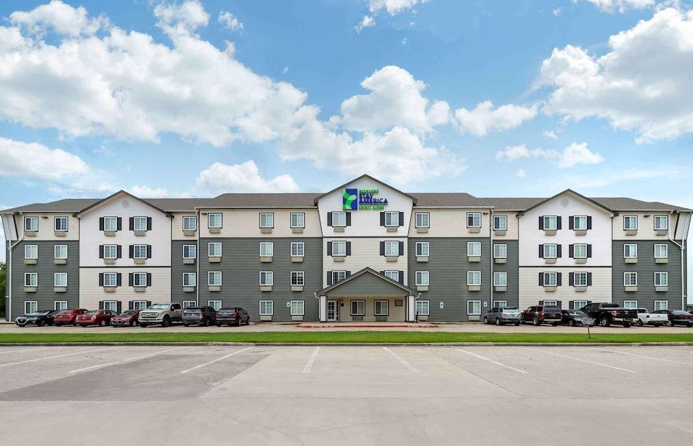 WoodSpring Suites Beaumont