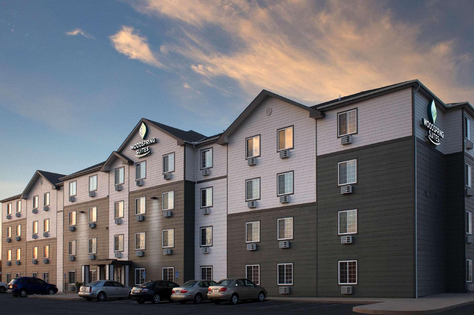 WoodSpring Suites Wichita North