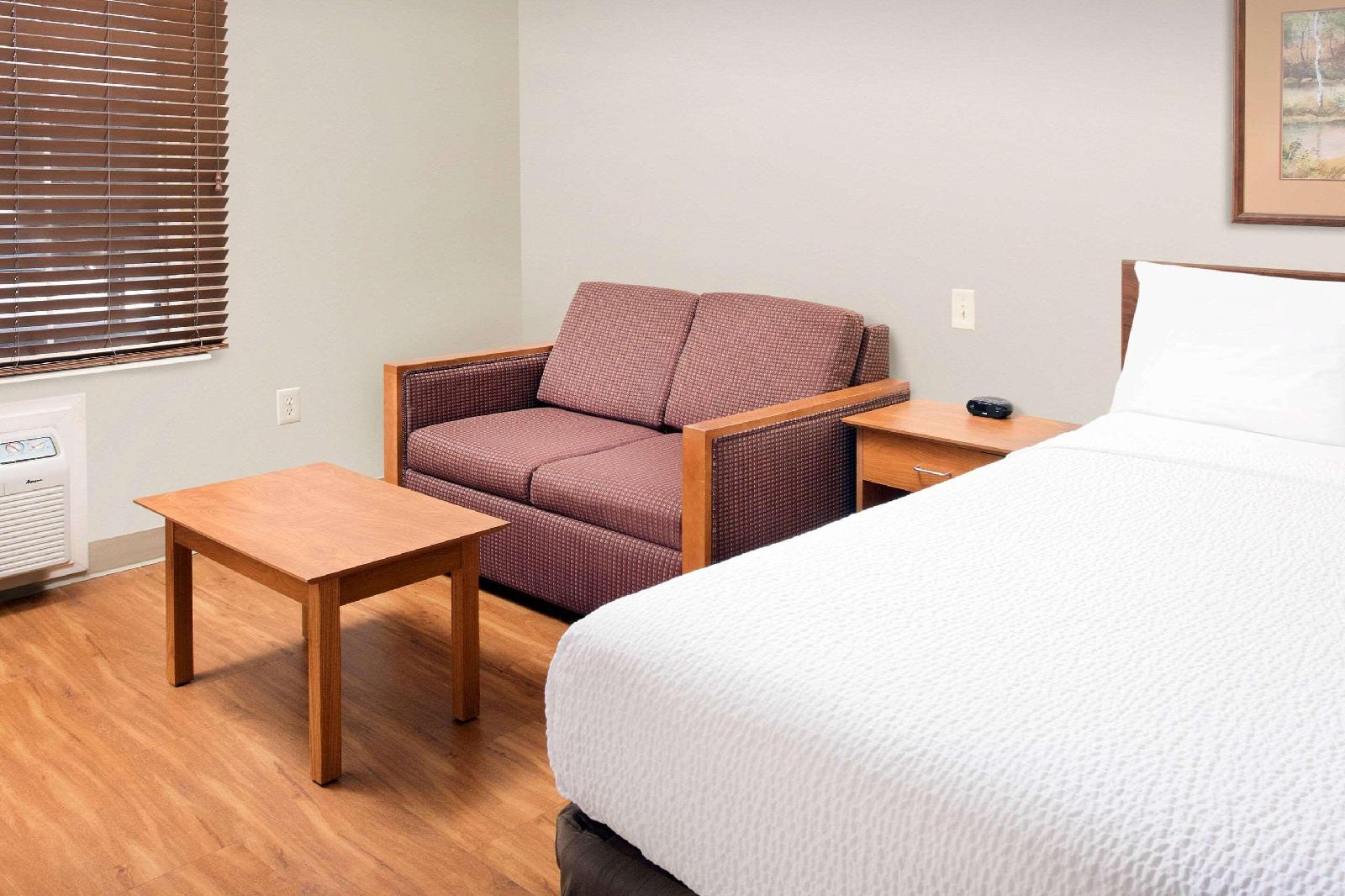 WoodSpring Suites Wichita North