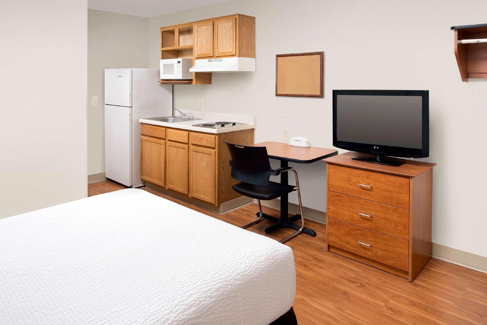 WoodSpring Suites Wichita North
