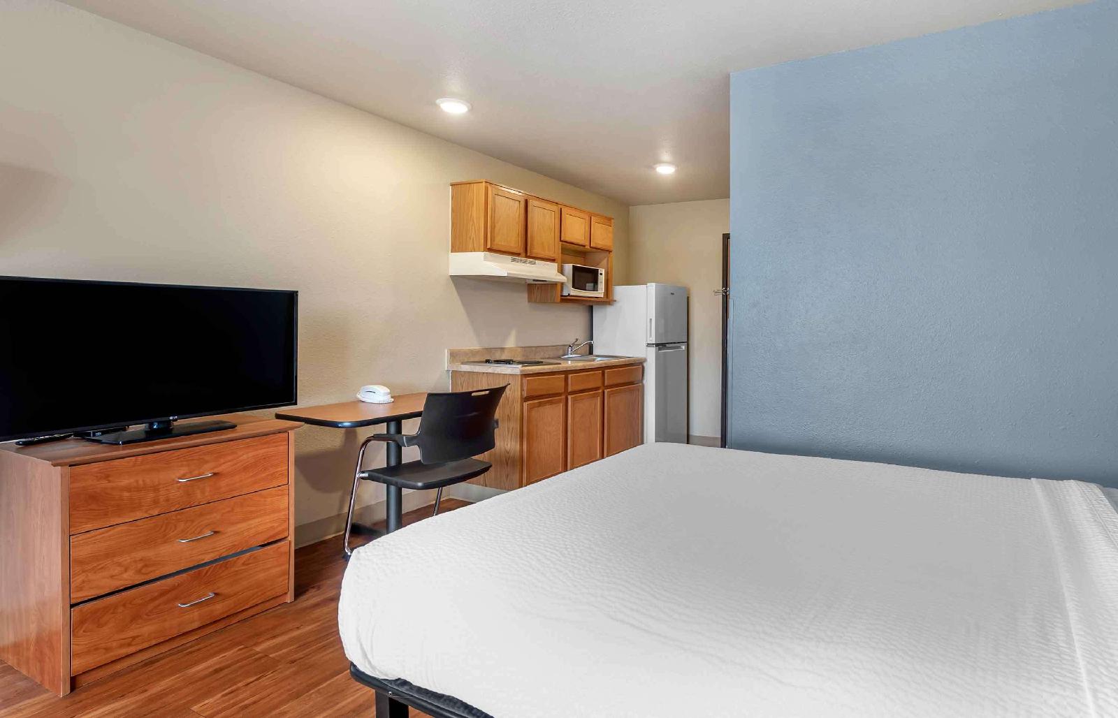 WoodSpring Suites Wichita North