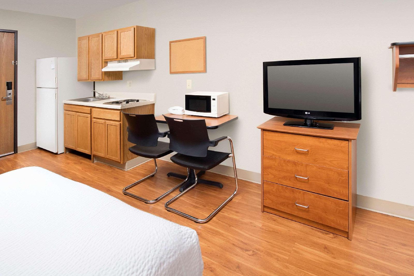 WoodSpring Suites Wichita North