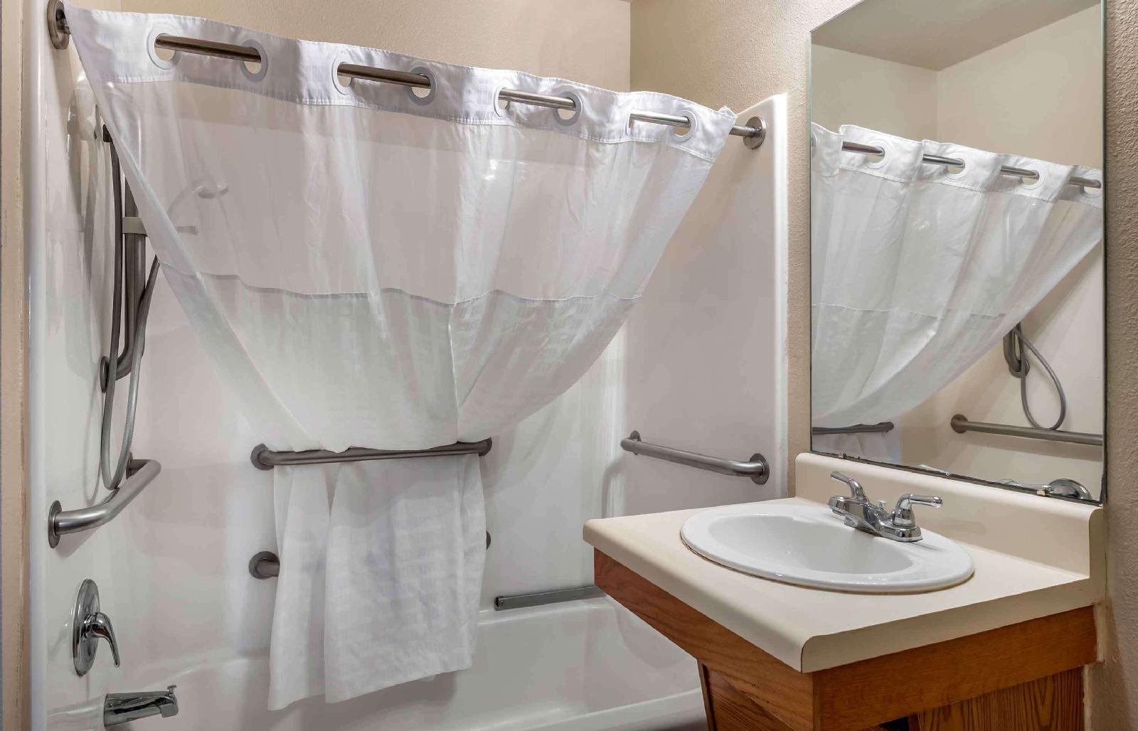 WoodSpring Suites Wichita North