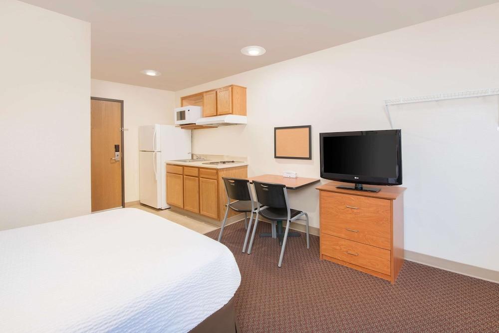WoodSpring Suites Columbus Fort Benning Bldg. 1