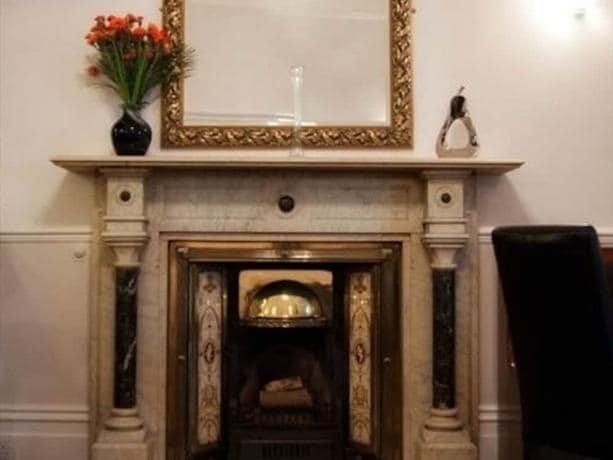Eliot House Hotel