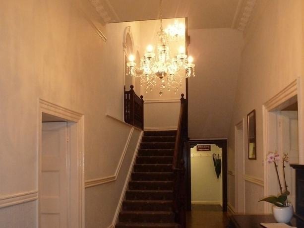 Eliot House Hotel